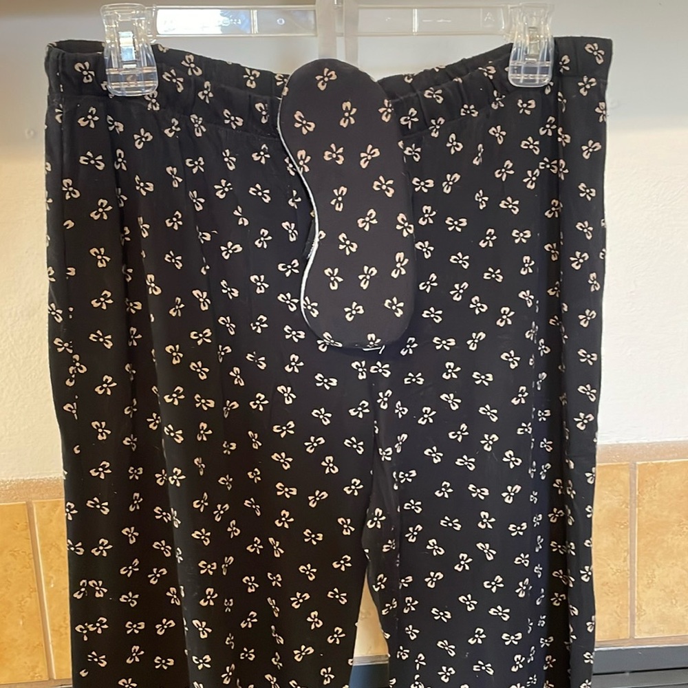 Victoria’s Secret Drawstring Pajama Pants Set with Sleep Mask (size L)